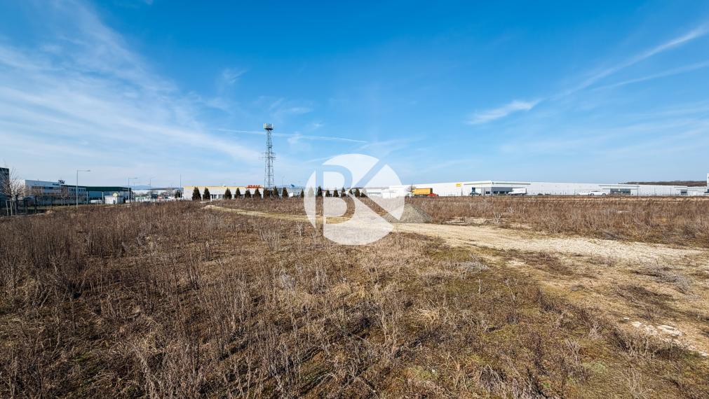 PREDAJ - Priemyselný pozemok so stavebným povolením na halu