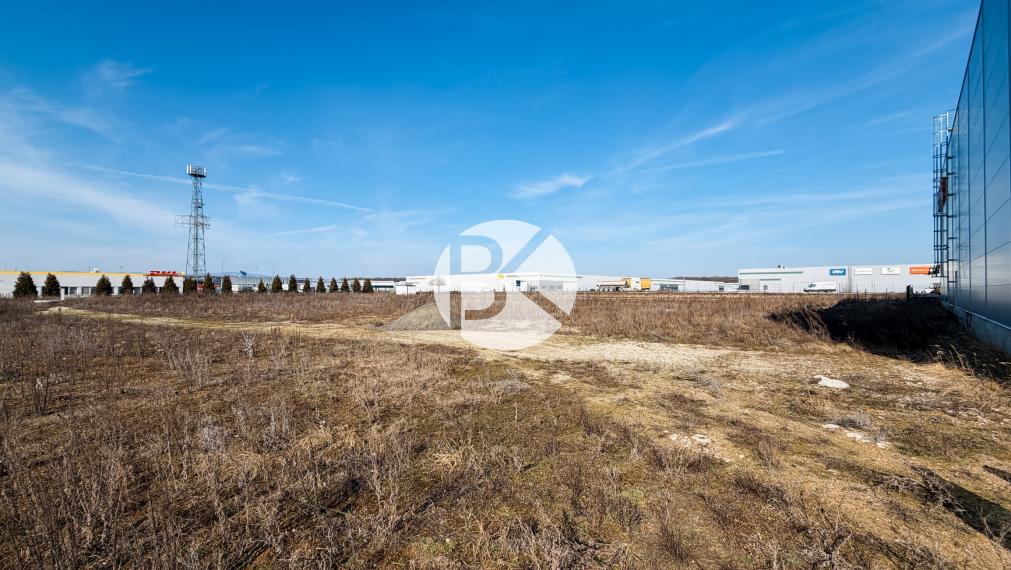 PREDAJ - Priemyselný pozemok so stavebným povolením na halu