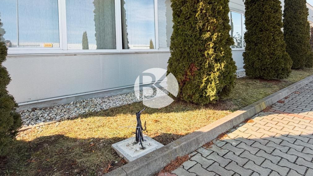 Moderná kancelárska budova | 1 065 m² | Parkovanie