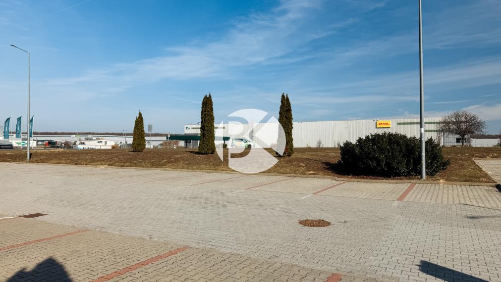 Moderná kancelárska budova | 1 065 m² | Parkovanie