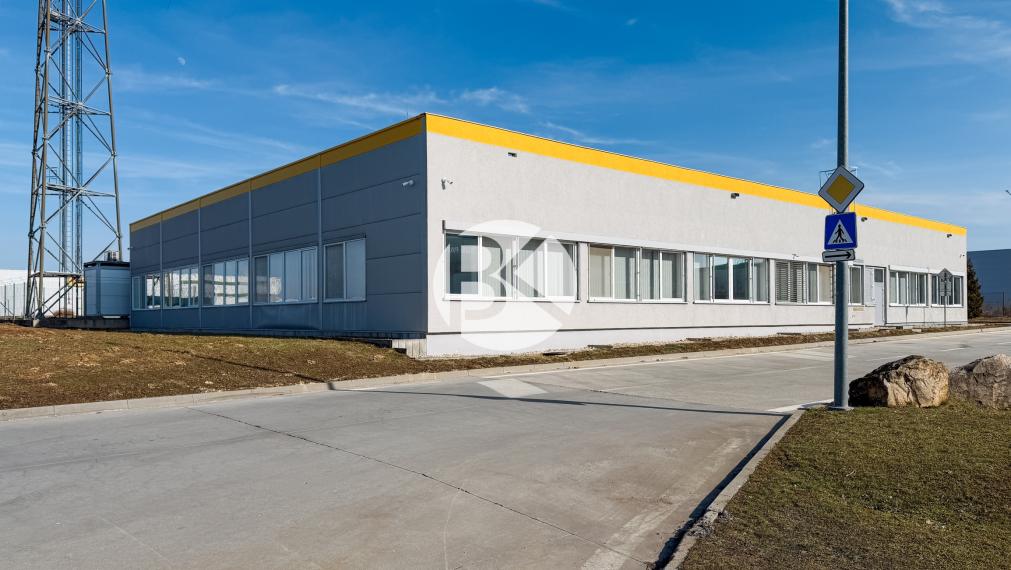 Moderná kancelárska budova | 1 065 m² | Parkovanie