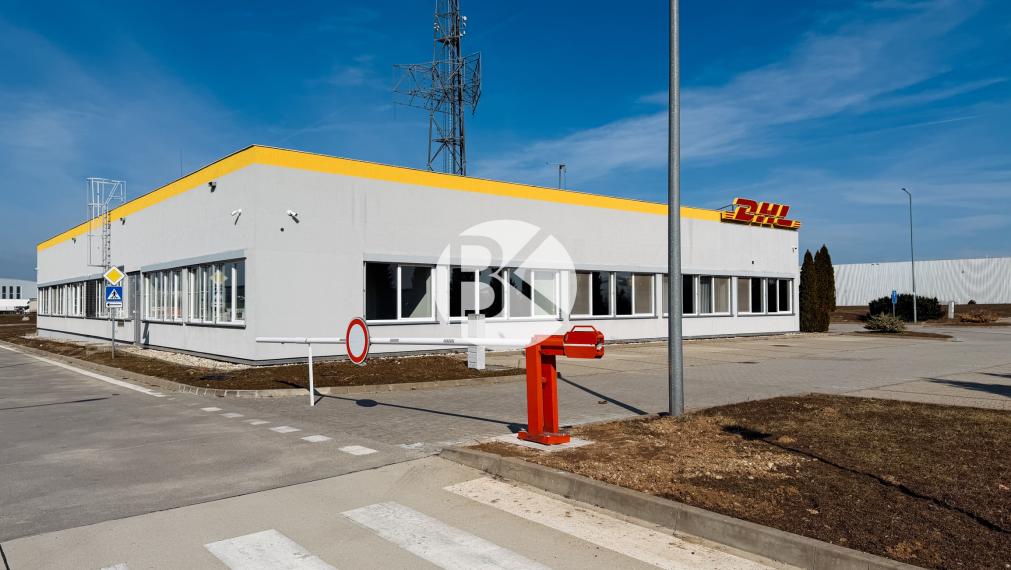 Moderná kancelárska budova | 1 065 m² | Parkovanie