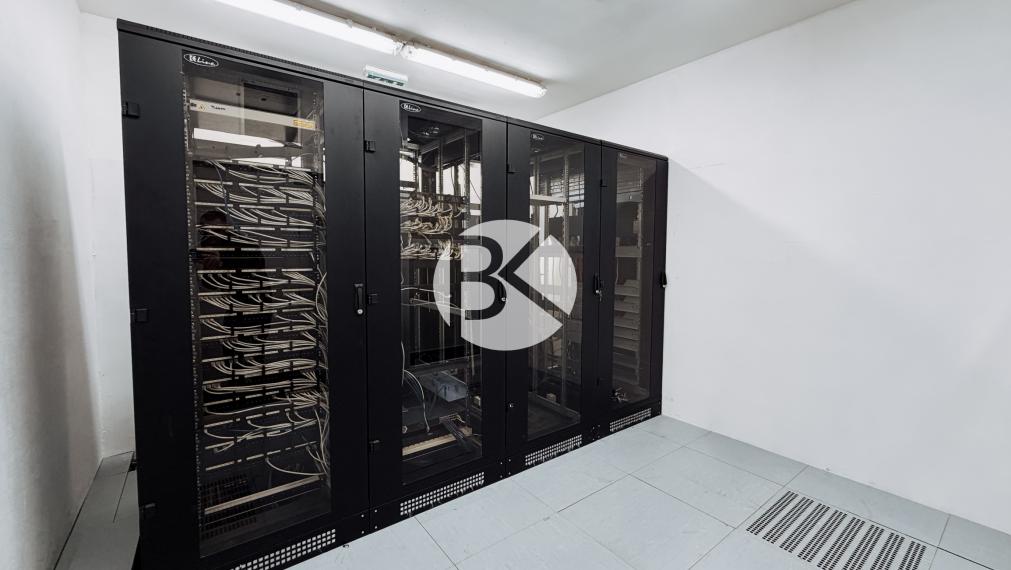 Moderná kancelárska budova | 1 065 m² | Parkovanie