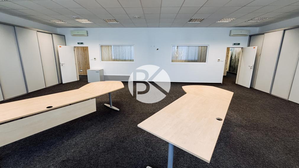 Moderná kancelárska budova | 1 065 m² | Parkovanie