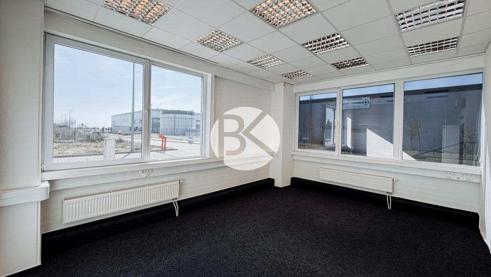 Moderná kancelárska budova | 1 065 m² | Parkovanie