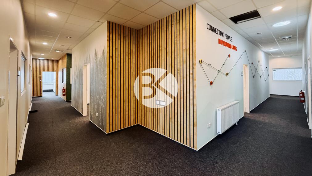 Moderná kancelárska budova | 1 065 m² | Parkovanie