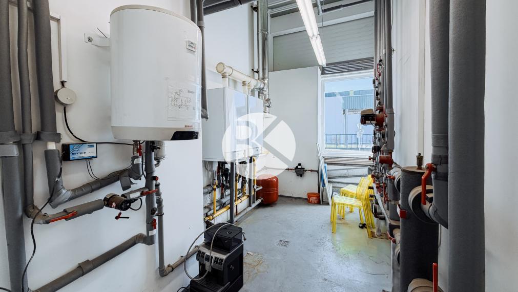 Moderná kancelárska budova | 1 065 m² | Parkovanie