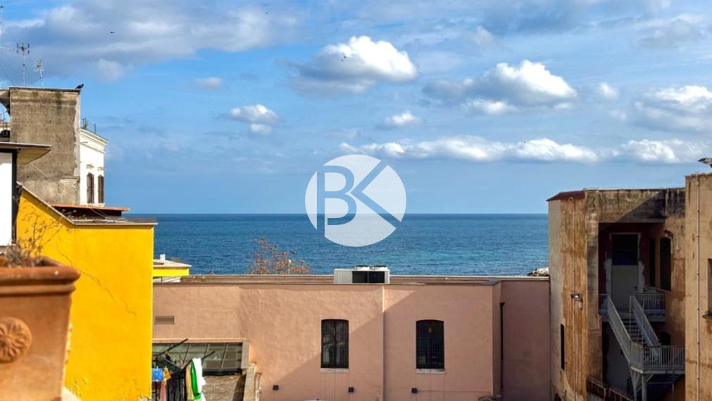 Dom v srdci Bari s panoramatickou terasou a výhľadom na more