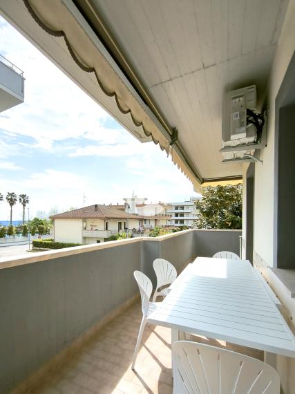 2-izbový apartmán po kompletnej rekonštrukcii s výhľadom na more – BARI, Taliansko
