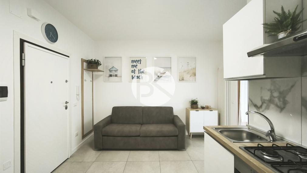 2-izbový apartmán po kompletnej rekonštrukcii s výhľadom na more – BARI, Taliansko